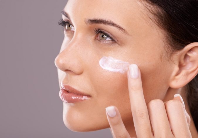 applying Face Primers 10 Tips to Hide Acne with Makeup - 5