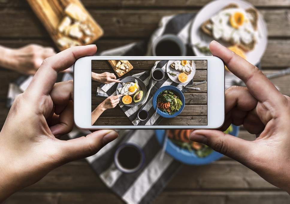 instagramming food finding local resturants Increasing Your Online Sales with Instagram: Everything You Need to Know For Better Marketing - 1