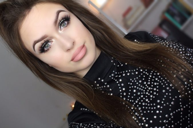 Top 10 Most Creative Prom Makeup Ideas That Are Trending 15 prom makeyp Smokey Eyes Top 10 Most Creative Prom Makeup Ideas That Are Trending - 15