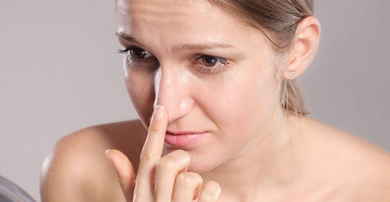 woman Remove Blackheads Top 10 Fastest Getting-Rid of Blackheads Ways - treating acne 7