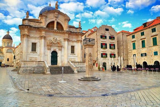 Dubrovnik square of Loggia Best 10 Dubrovnik Scenes & Beaches that Attract Tourists - 32
