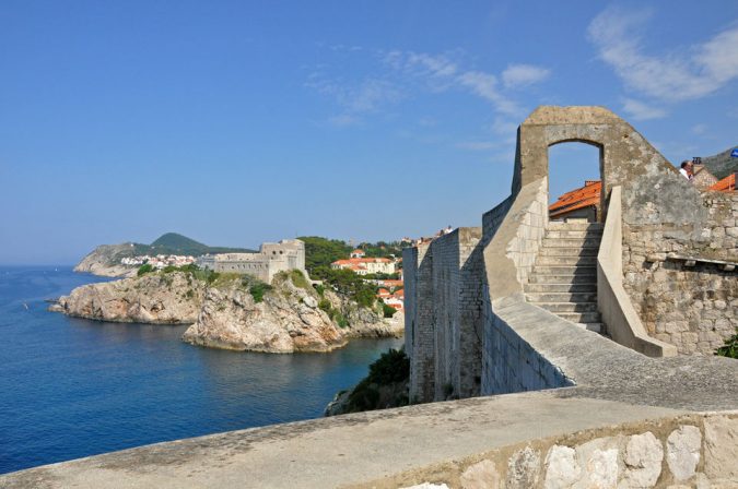 Dubrovnik-the-old-city-walls-2-675x448 Best 10 Dubrovnik Scenes & Beaches that Attract Tourists