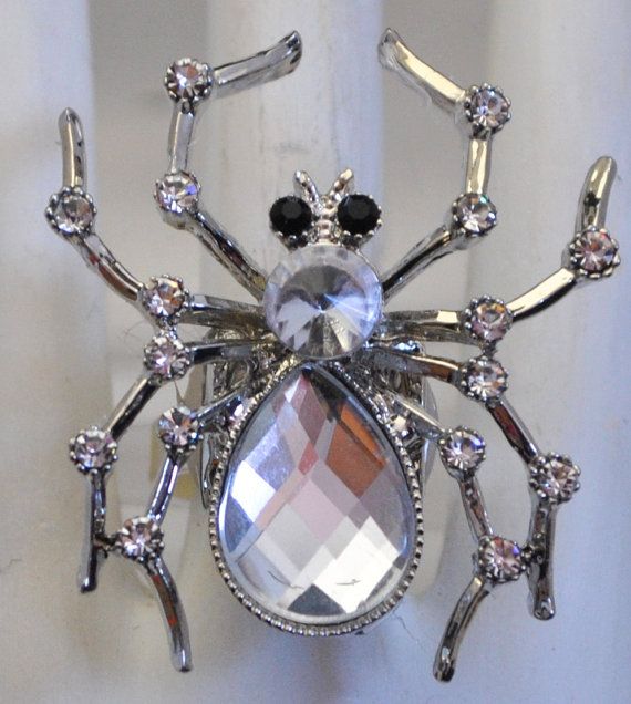 Top 5 Hottest Summer Jewelry Trends 12 Summer Jewelry Statement InsectBrooches 2 Top 5 Hottest Summer Jewelry Trends - 12
