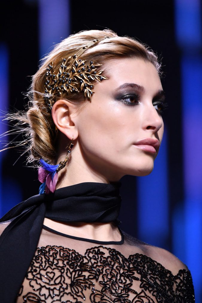 accessories ElieSaab Runway Paris Fashion Week 80+ Elegant Fall & Winter Outfit Ideas - 74