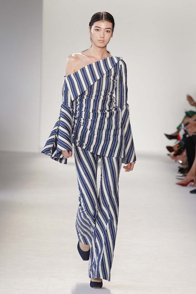 15 Biggest Summer Fashion Trends We Are Obsessed with 16 christian siriano spring summer 2018 fashion all over print 15 Biggest Summer Fashion Trends We Are Obsessed with - 16
