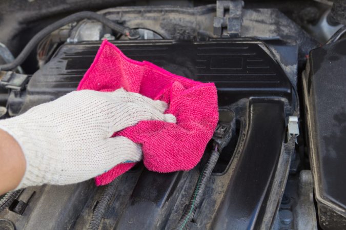 cleaning car engine 10 Essential Car Maintenance Tips That You Should Know - 10