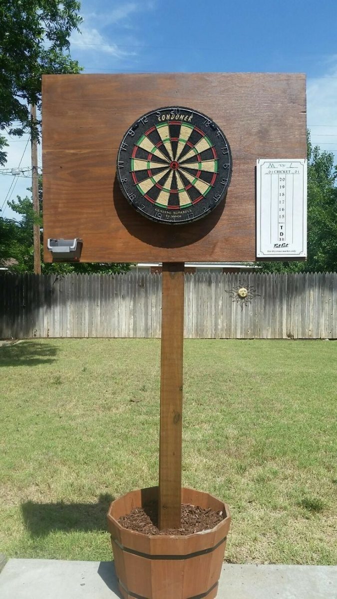 rubber-dartboard-outdoors-675x1200 How to Choose the Best Outdoor Dartboard