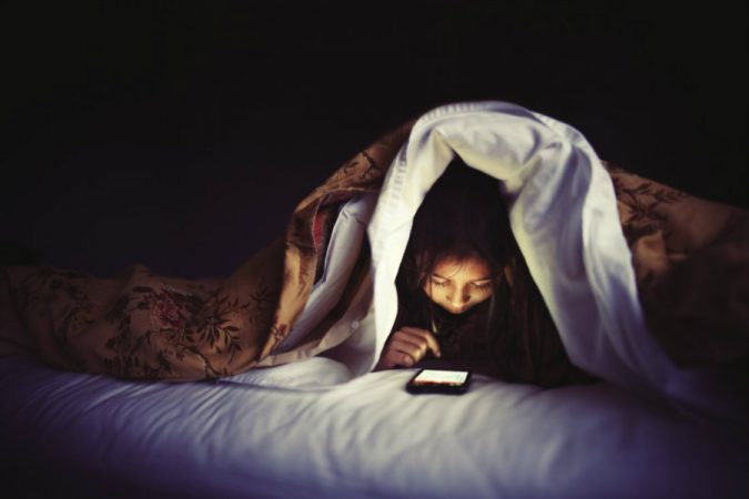 smartphones insomnia 9 Ways Your Smartphone is Making Your Life Inferior - 1