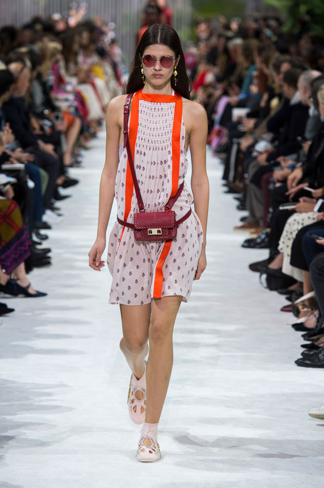 spring-fashion-2018-fanny-packs-valentino 15 Biggest Summer Fashion Trends We Are Obsessed with