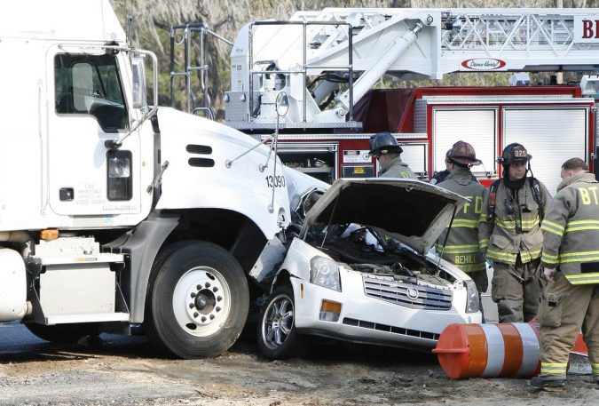 18 wheeler accident 2 15 Frightening 18-Wheeler Accident Statistics - 2
