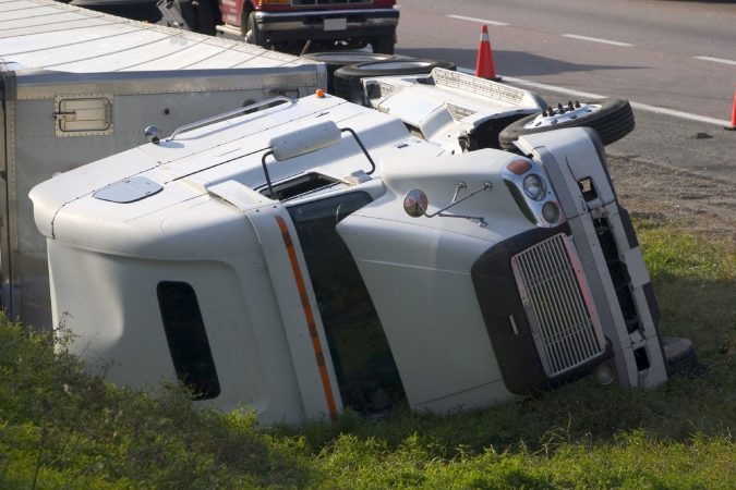 18 wheeler accident iStock 000002311686 1 15 Frightening 18-Wheeler Accident Statistics - 18