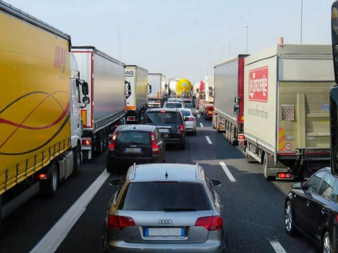18 wheeler trucks and cars 15 Frightening 18-Wheeler Accident Statistics - 12