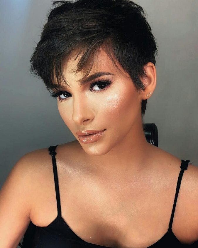 Best 10 Trendy Short Hairstyles With Bangs Pouted