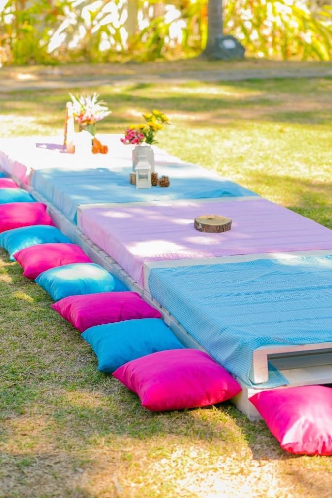 Picnic-Style-Party-1-675x1012 Best 10 Trending Backyard Party Ideas for All the Party Freaks Out There