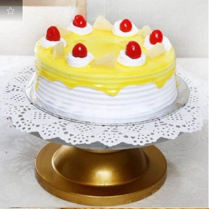 Pineapple-cake-675x675 Top Regular Cakes to Add the Sweetness in Your Celebrations