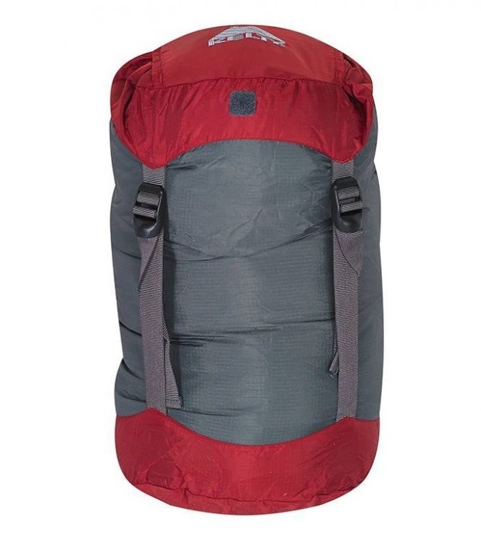 travel-compression-stuff-sacks-675x776 10 Packing Essentials Tips for Your Next Adventure Holiday