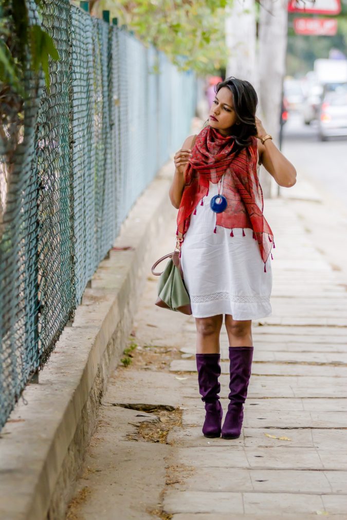ajrak boho outfit with scarf Top 7 Bohemian Fashion Trends for Fall-Winter - 36