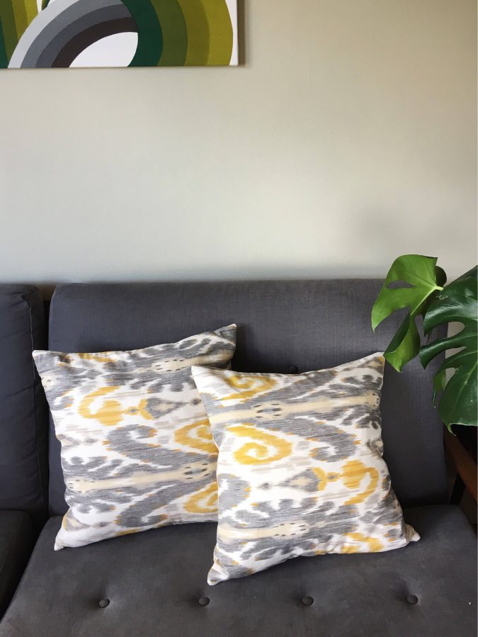 +45 Stellar Boho Interior Designs & Trends 27 boho home decor living room Ikat patterns +45 Stellar Boho Interior Designs & Trends - 27