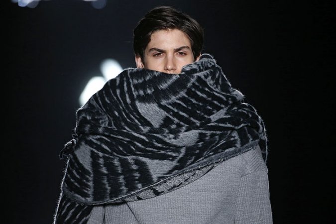 oversized-winter-scarf-for-men-675x450 Top 8 Winter Scarves Creative Ways to Wear