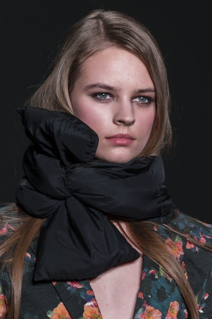 winter scarf fashion 2019 Top 8 Winter Scarves Creative Ways to Wear - 4