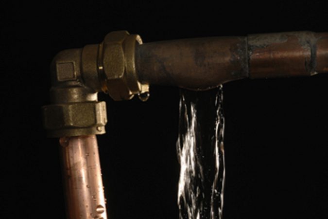 plumbing-pipe-burst-675x450 How to Manage a Pipe Burst While Plumbing Repairs Are In Process