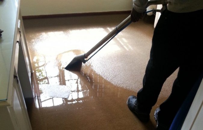 water flood Carpet Cleaning How to Manage a Pipe Burst While Plumbing Repairs Are In Process - 5