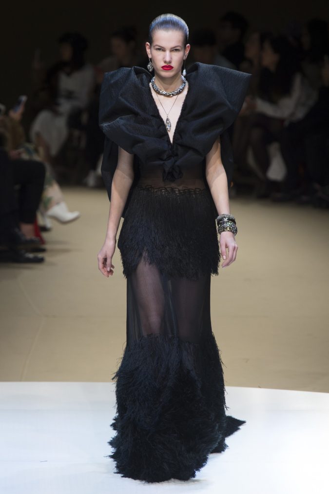 winter-outfit-gown-supersized-shoulders-alexander-mcqueen-winter-2019-675x1013 70+ Retro Fashion Ideas & Trends for Fall/Winter 2020