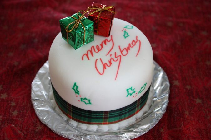 Merry-Christmas-theme-cake-675x450 Make this Christmas Day Delighted with Delicious Theme Cakes