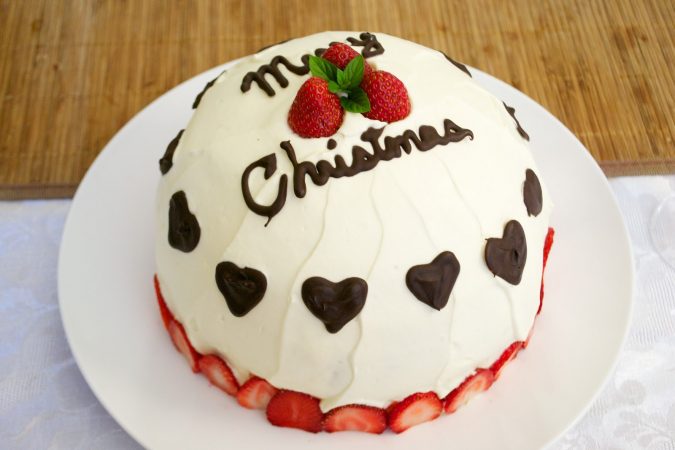 Make this Christmas Day Delighted with Delicious Theme Cakes 8 Merry Christmas theme cake Japanese Christmas Cake2 Make this Christmas Day Delighted with Delicious Theme Cakes - 8