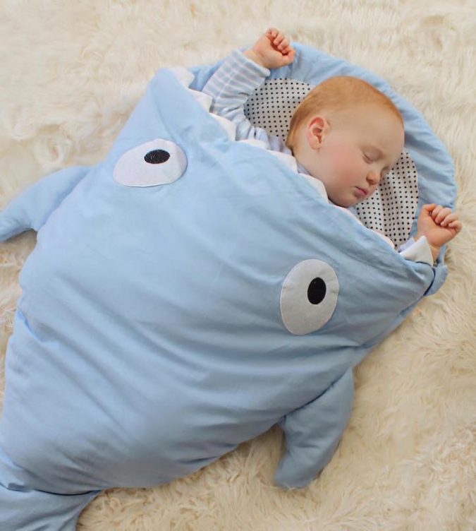 baby-shark-bag-10-675x752 Cute Baby Sleeping Shark