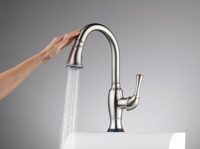 Top 10 Stylish and Practical Kitchen Design Trends 21 kitchen smart faucets Top 10 Stylish and Practical Kitchen Design Trends - 21