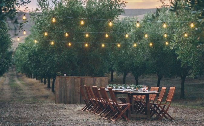 simple wedding 2 10+ Outdated Wedding Trends That Brides Should Avoid - 16