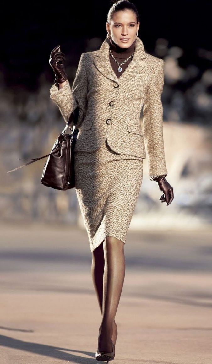 Skirt suit women outfit 70+ Elegant Winter Outfit Ideas for Business Women - 29