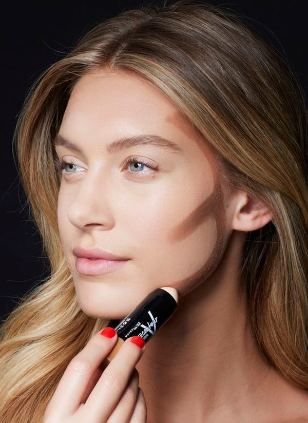 Top 10 Wedding Makeup Trends for Brides 3 makeup Natural looking contouring Top 10 Wedding Makeup Trends for Brides - 3