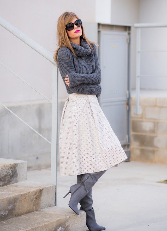 winter-outfit-Turtleneck-with-midi-skirt-4 70+ Elegant Winter Outfit Ideas for Business Women