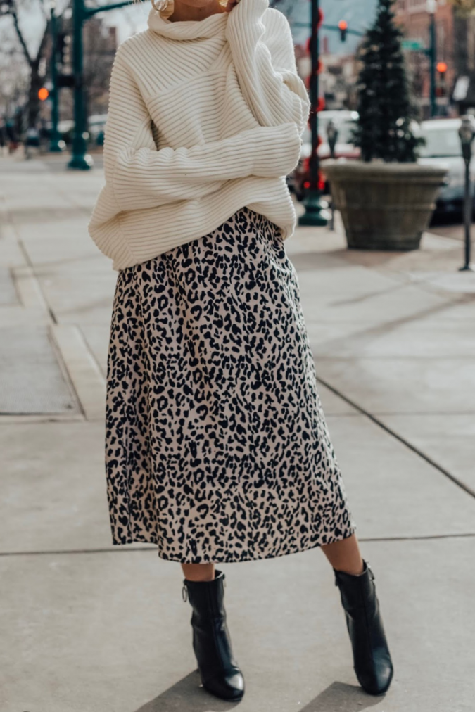 winter-outfit-Turtleneck-with-midi-skirt-675x1012 70+ Elegant Winter Outfit Ideas for Business Women