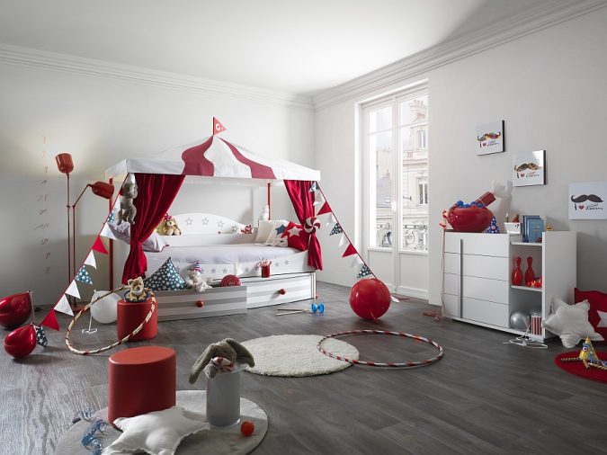 Circus-look-kids-Room.-675x506 15 Simple Décor Tips to Make Your Kids' Room Look Attractive