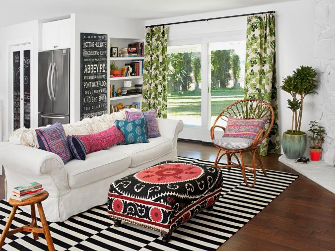 Striped-rug-colorful-living-room-675x506 Best 14 Tips to Follow When Planning a Small Living Room