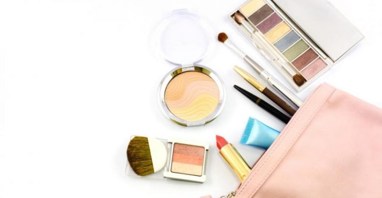 beauty products bag 15 Must-have Beauty Products in Your Handbag - cosmetic products in bag 1