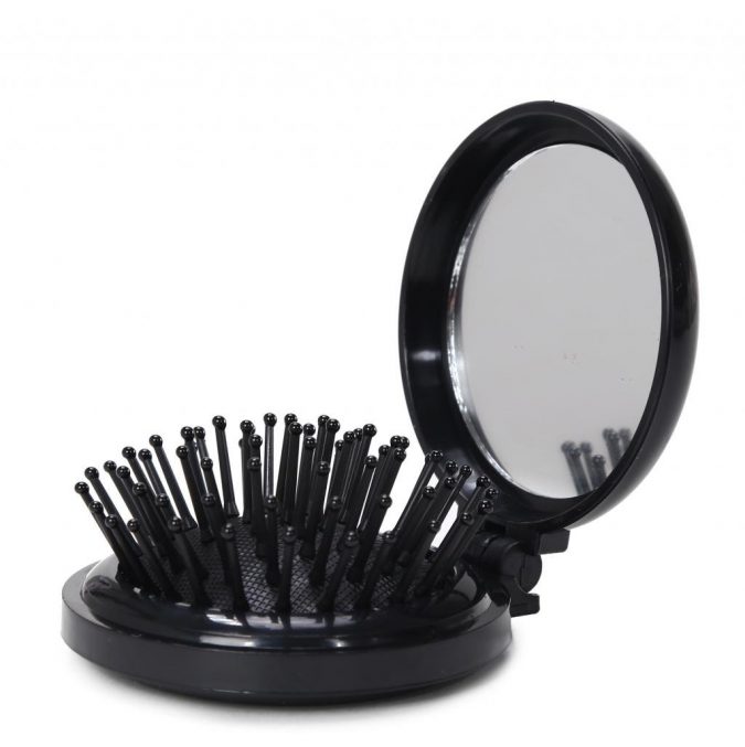 15 Must-have Beauty Products in Your Handbag 17 hair brush 15 Must-have Beauty Products in Your Handbag - 17