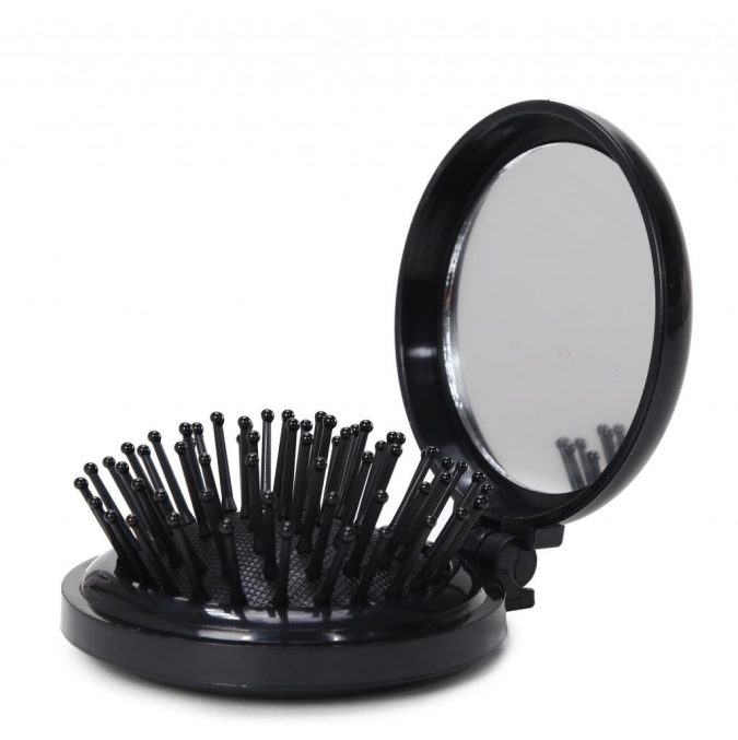 hair-brush-675x677 15 Must-have Beauty Products in Your Handbag