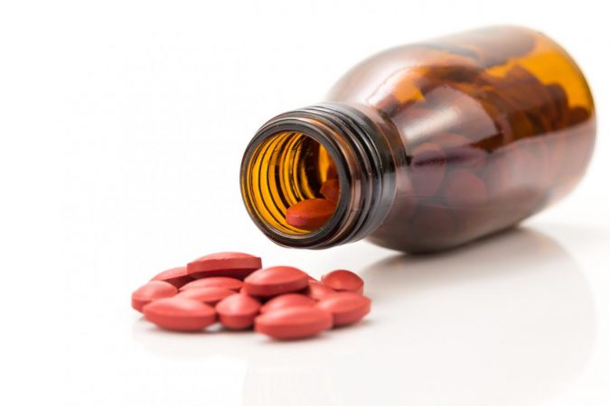 iron supplements Top 10 Food Supplements That Can Ruin the Liver - 5