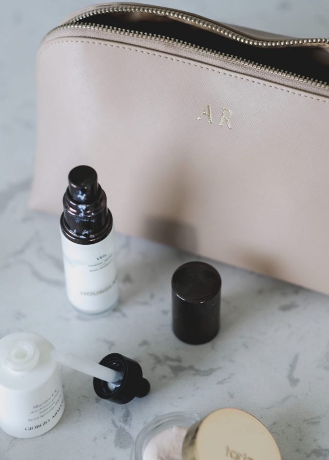 15 Must-have Beauty Products in Your Handbag 6 primer.. 15 Must-have Beauty Products in Your Handbag - 6