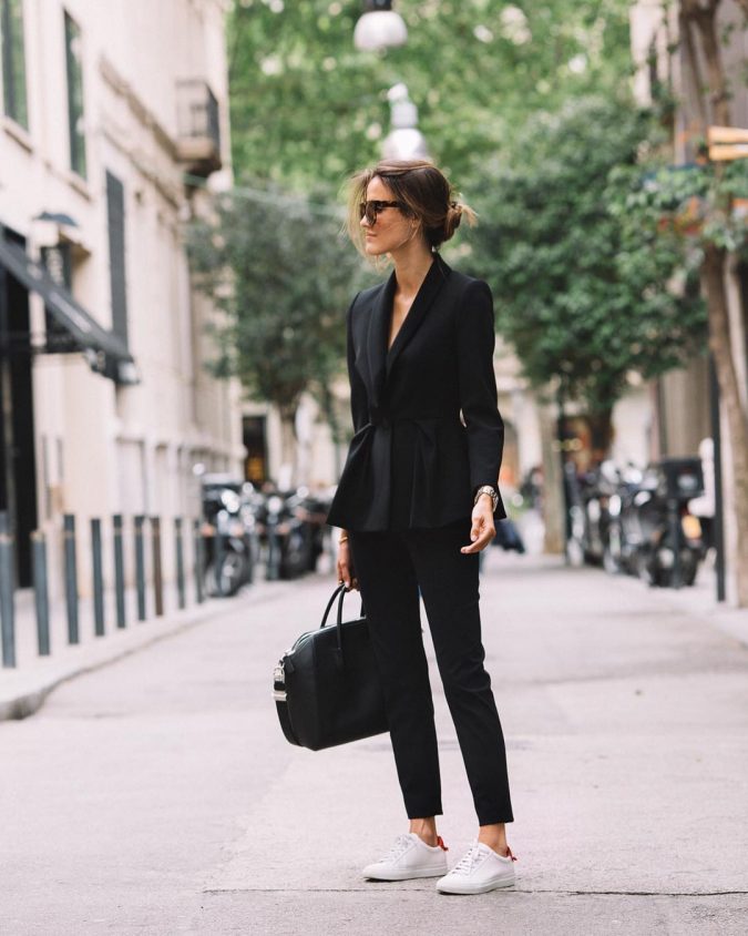 summer-work-outfit-black-suit-675x844 80+ Elegant Summer Outfit Ideas for Business Women