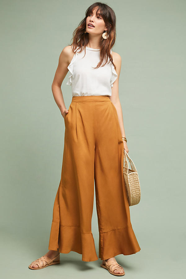 summer-work-outfit-yellow-pants-and-white-top-1 80+ Elegant Summer Outfit Ideas for Business Women