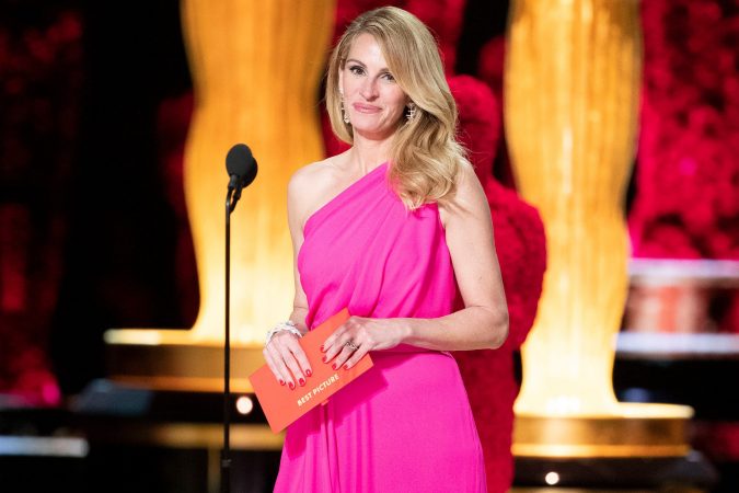 20 Most Stylish Female Celebrities Fashion Trends 16 Julia Roberts 20 Most Stylish Female Celebrities Fashion Trends - 16