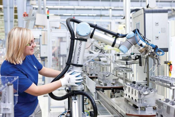 Universal-Robots-Cobot-675x450 Cobots Have Changed the Way Humans Work