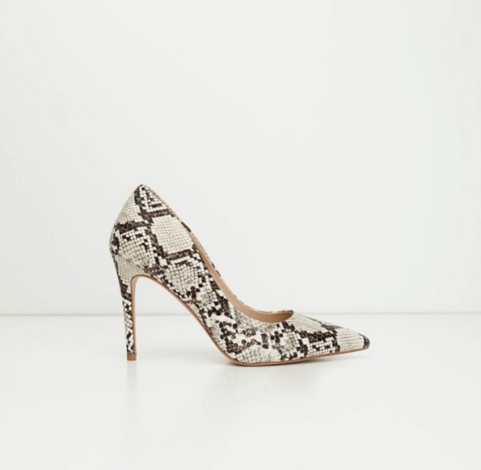 10 Stunning Women Outfit Ideas 27 animal printed shoes e1553526982920 10 Stunning Women Outfit Ideas - 27