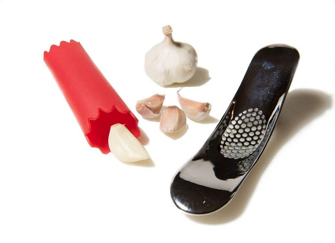 garlic chopper kitchen tools 24 Innovative Kitchen Tools You Should Get Today - 15