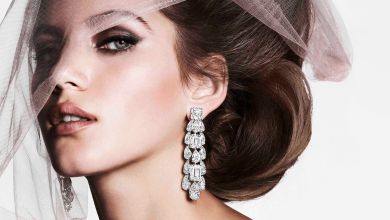 wearing jewelry 10 Reasons Why You Should Own Fashion Jewelry - 29